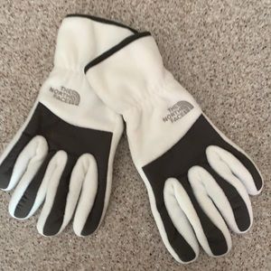 North face women’s small gloves